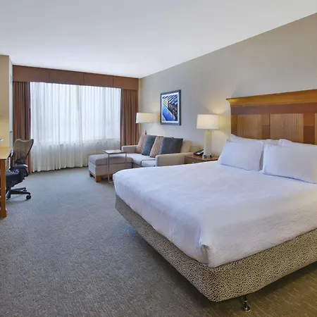 Hilton Garden Inn Portland Downtown Waterfront Exterior photo