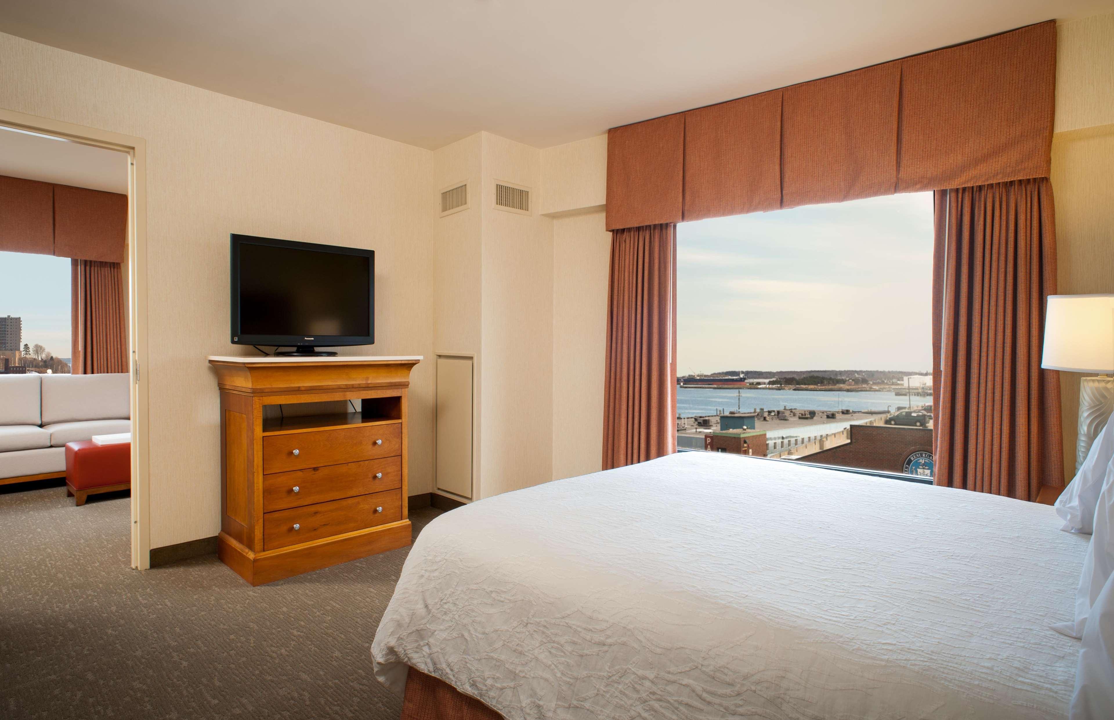 Hilton Garden Downtown Waterfront Portland