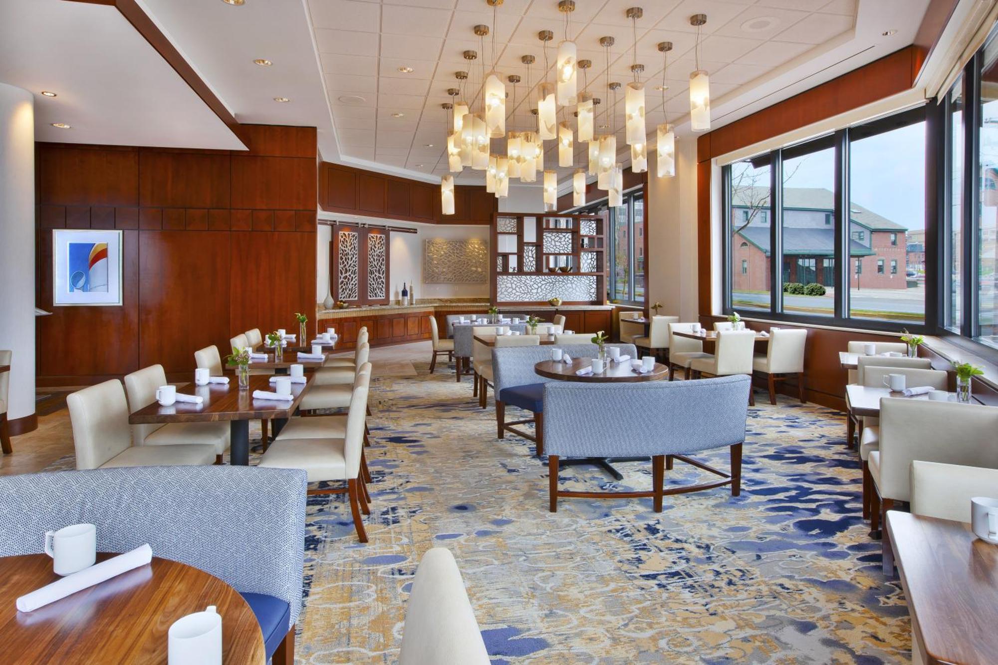 Hilton Garden Downtown Waterfront 3* Portland